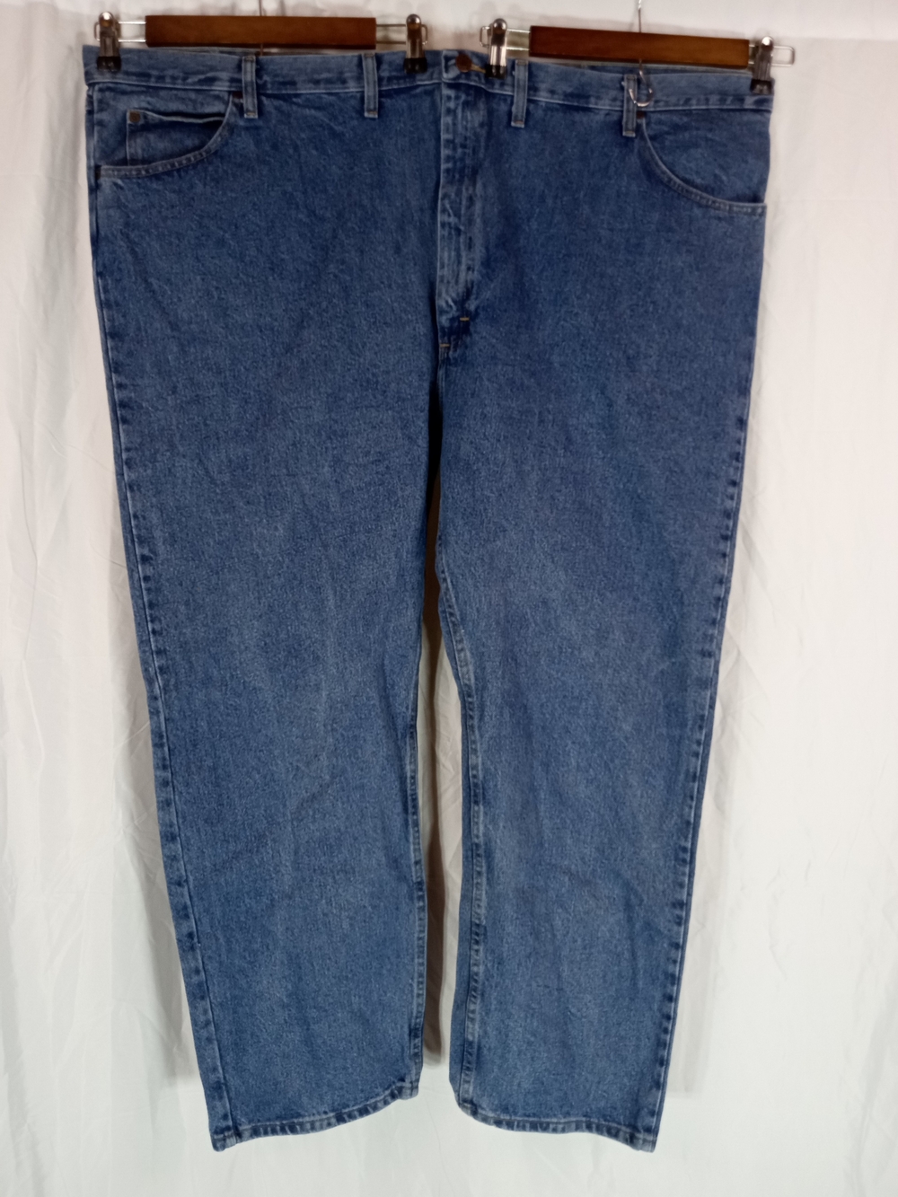 Wrangler Men's Straight Jeans in Medium Blue Wash Size 56x30